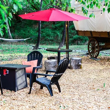 Cozy Wild West Covered Wagon Next To River Grants Pass Exterior photo